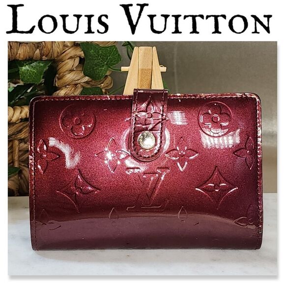 Authentic Louis Vuitton Vernis French Kiss Wallet w/ Dust Bag, Receipt & Chain - Picture 1 of 16